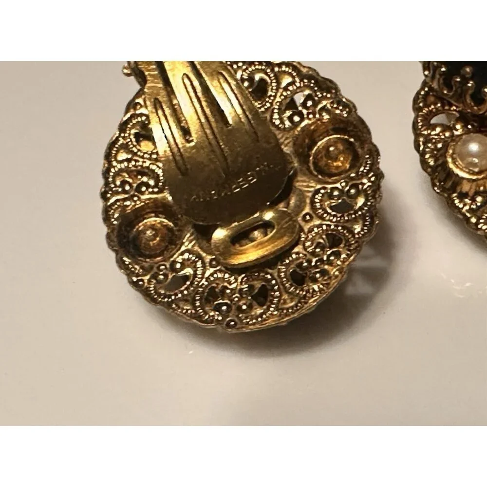 WEST GERMANY BLACK HEMATITE PEARL GOLD FILIGREE PENDANT & CLIP ON EARRINGS SET - Picture 10 of 12